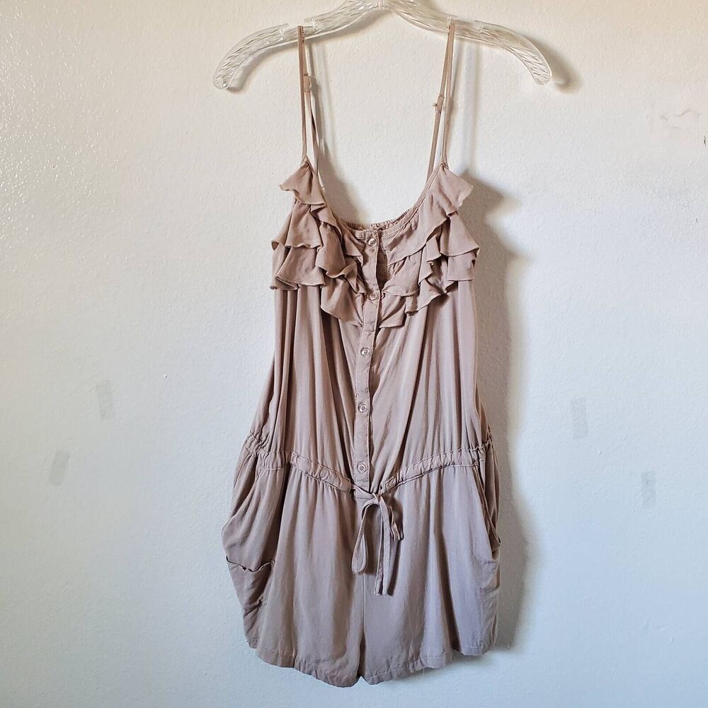 FCNY Romper Playsuit Women's L Beige Ruffles Sleeveless Spaghetti Strap Short